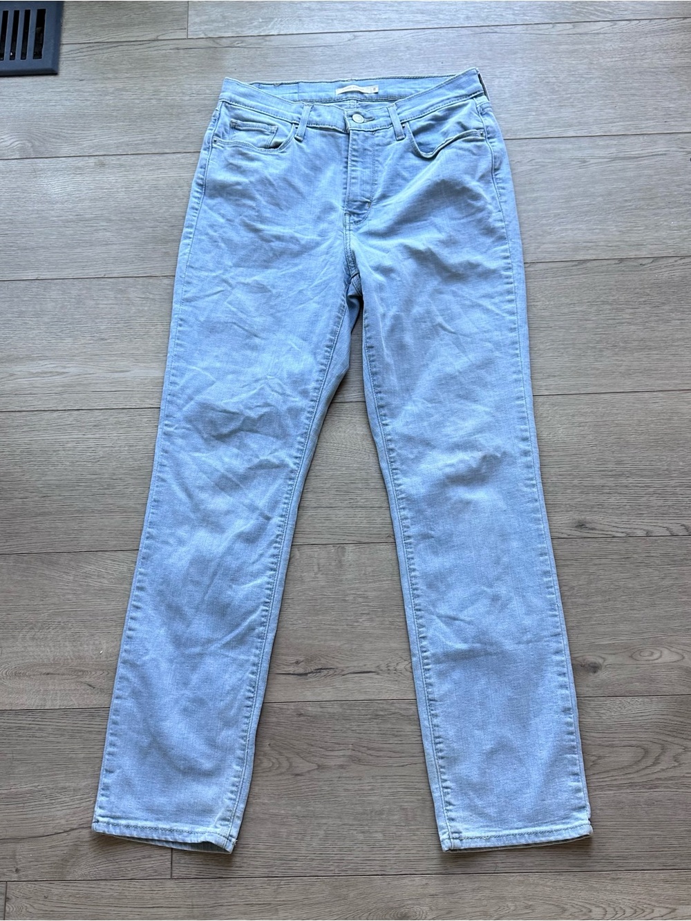 Levi’s Classic Straight Women’s Size 8 Light Wash Jeans Straight Leg Denim
